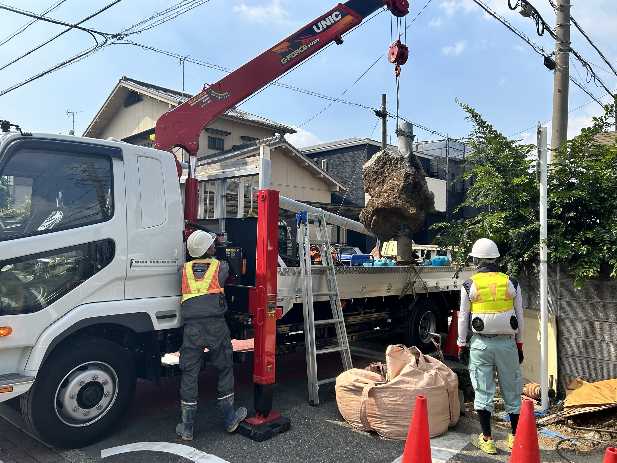 基礎部分撤去中