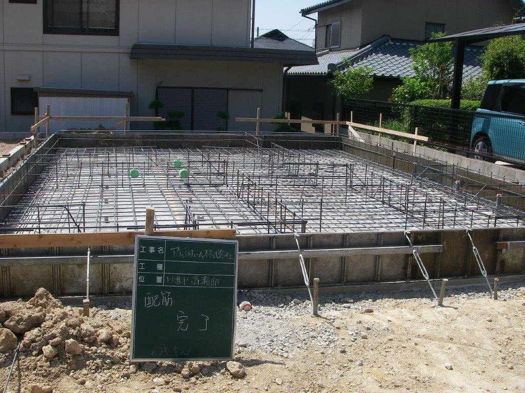 木造住宅の基礎工事です。 鉄筋組み立てまで進みました